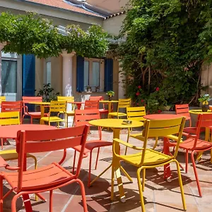 3* Hotell De La Fontaine